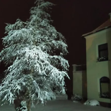 Liduska S Kavarnou 3*