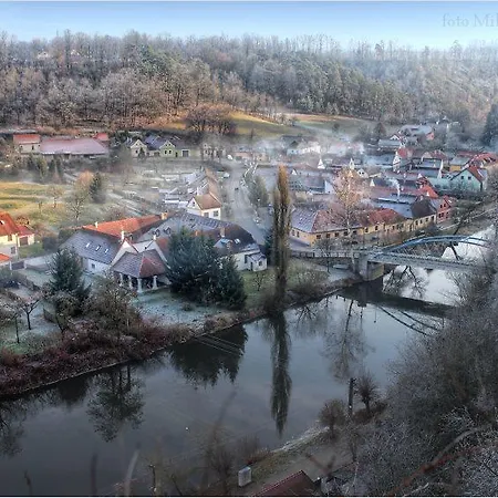 Liduska S Kavarnou Penzion Bechyně
