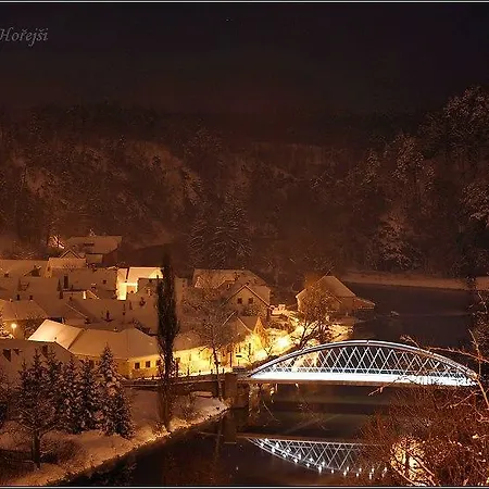 Liduska S Kavarnou Penzion Bechyně
