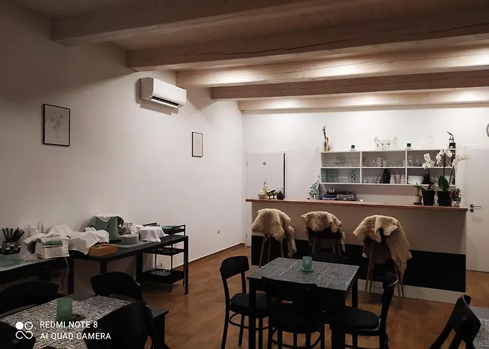 Liduska S Kavarnou Gasthuis